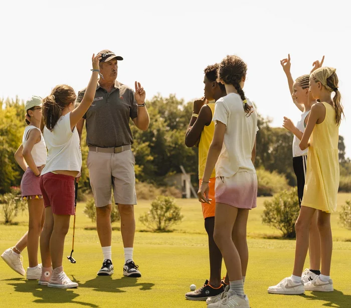 Partite a golf nelle Marche? Vicino al Natural Village Resort!