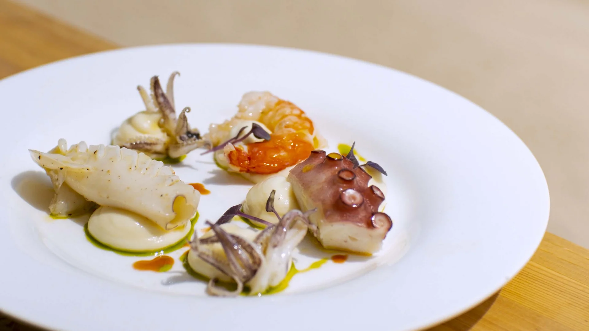 Seaside restaurant & lounge bar in the Marche region