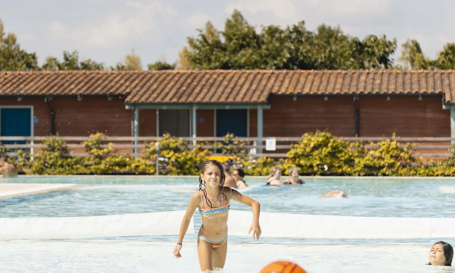 Fotos und Videos des Natural Village Resort